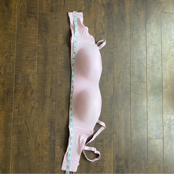 Skims Wireless Strapless Baby Pink bra - Picture 12 of 15